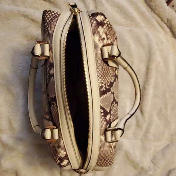 NWT Michael Kors Lg Julia Satchel - Picture 3 of 7